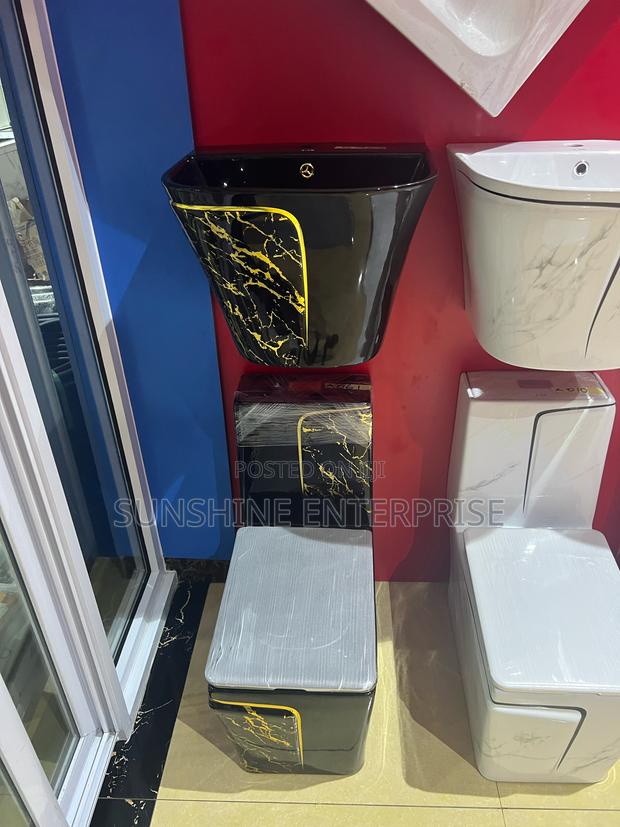 Water Closet And Basin · Photo 1