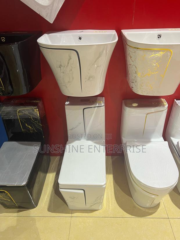 W/C And Basin Set - White And Gold · Photo 2