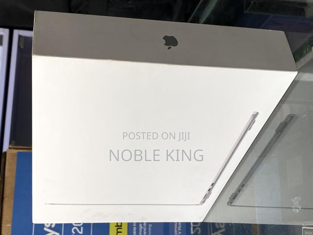 New Laptop Apple MacBook Air 2024 M3 13-Inch 24GB Apple M3 SSD 512GB · Photo 2