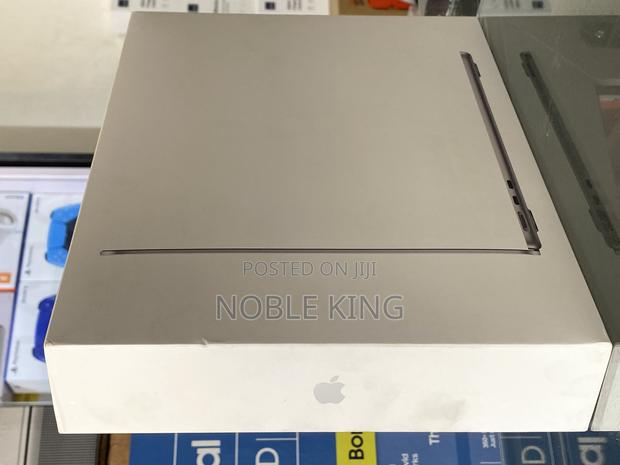 New Laptop Apple MacBook Air 2024 M3 13-Inch 24GB Apple M3 SSD 512GB · Photo 1
