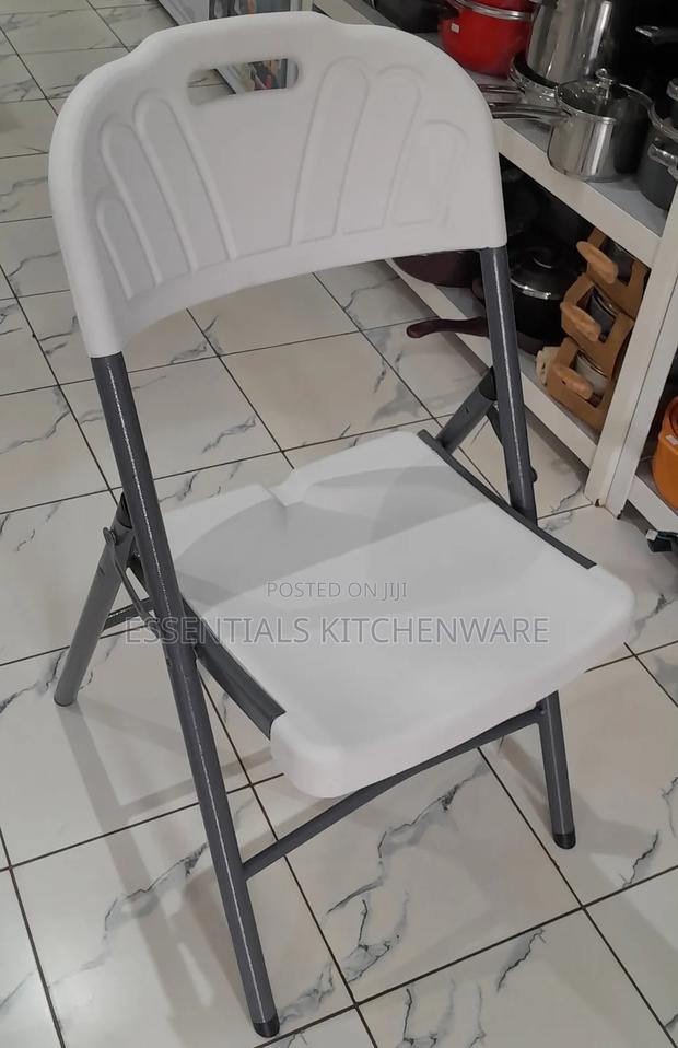 Plastic Foldable Chair · Photo 1