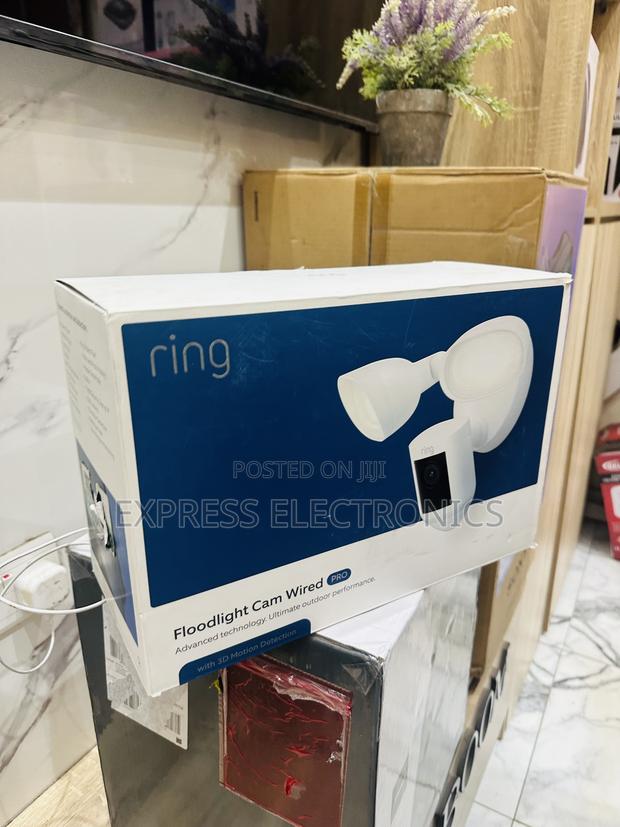 Ultra Modern Ring Floodlight Cam Wired · Photo 1