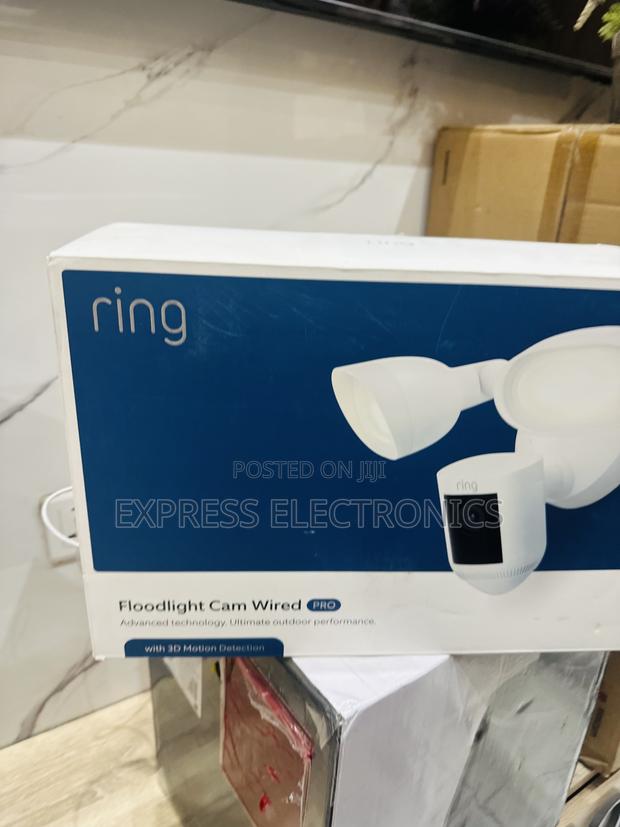 Crystal Clear Ring Floodlight Cam Wired · Photo 1