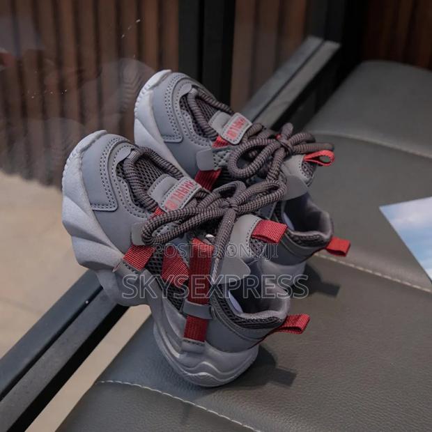 Children Casual Shoes · Photo 1