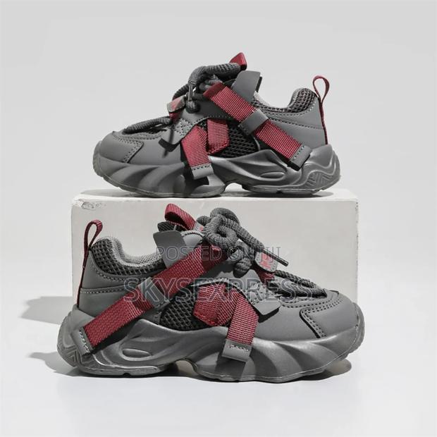 Children Casual Shoes · Photo 2