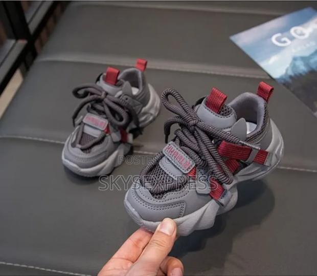 Children Casual Shoes · Photo 3