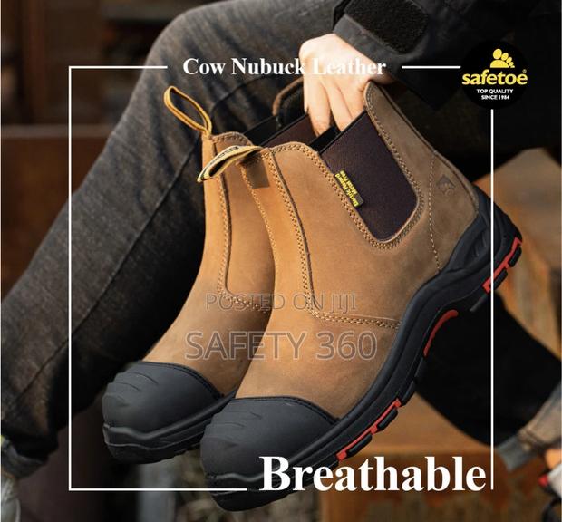 Safety Boot · Photo 1