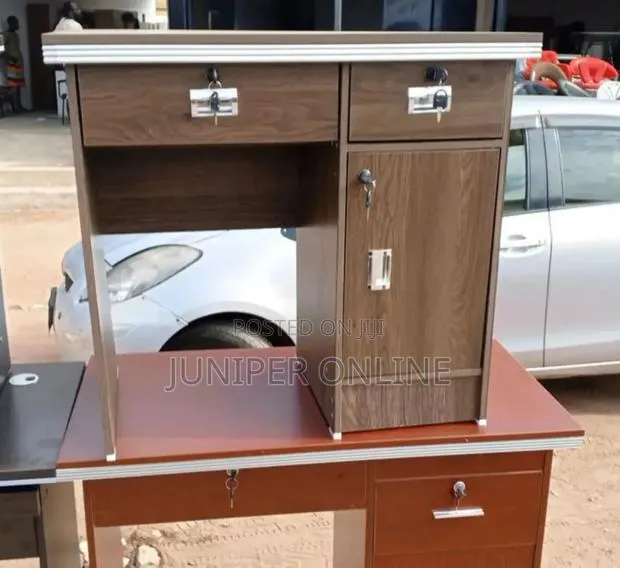 Office Desk / Table VI · Photo 1