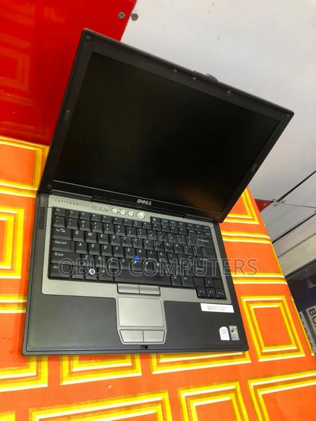 Laptop Dell Latitude D630 4GB Intel Core 2 Duo HDD 250GB · Photo 1