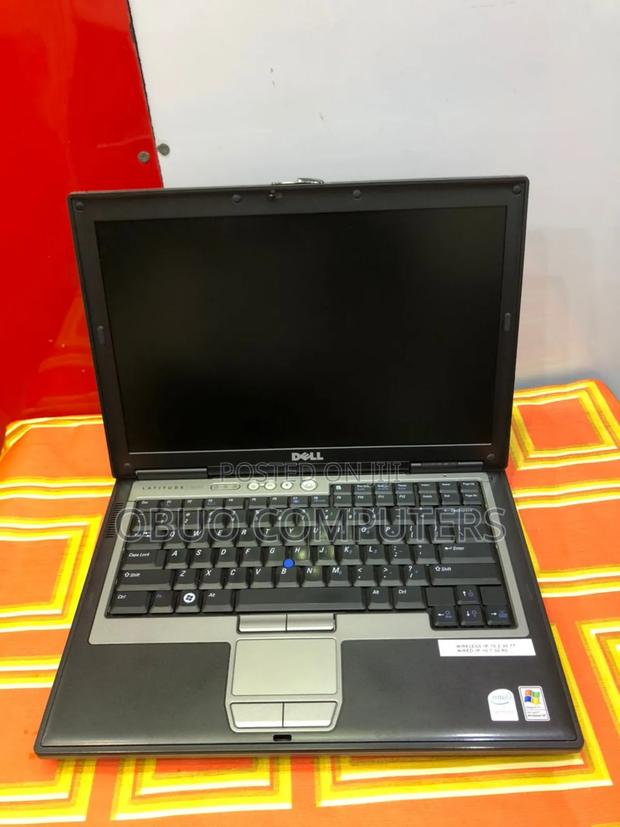 Laptop Dell Latitude D630 4GB Intel Core 2 Duo HDD 250GB · Photo 3
