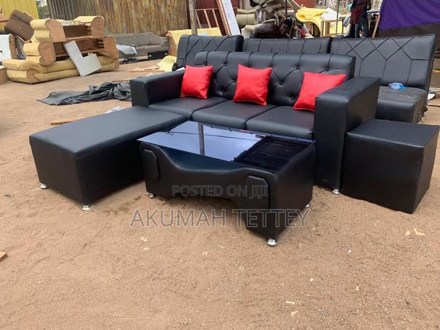L Shaped Sofa · Photo 1