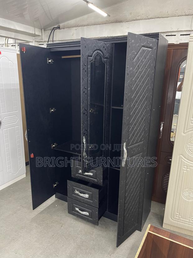 Imported Three Doors Wardrobe With Drawers and Mirror · Photo 2