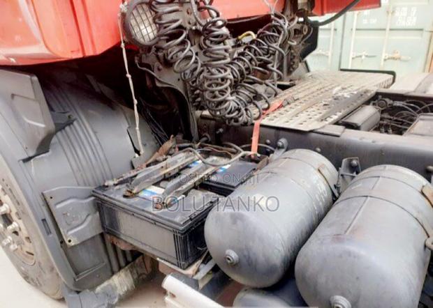 SCANIA 124 L 2010 Model · Photo 2