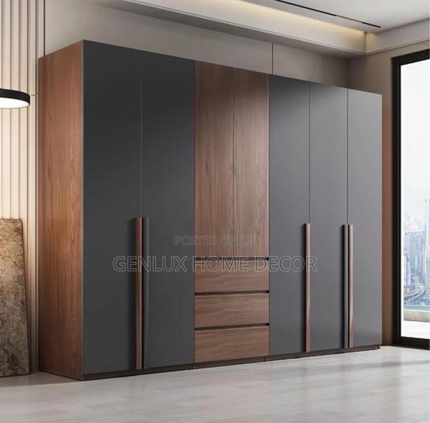 Floor-to-Ceiling Wardrobes for Maximum Storage · Photo 3