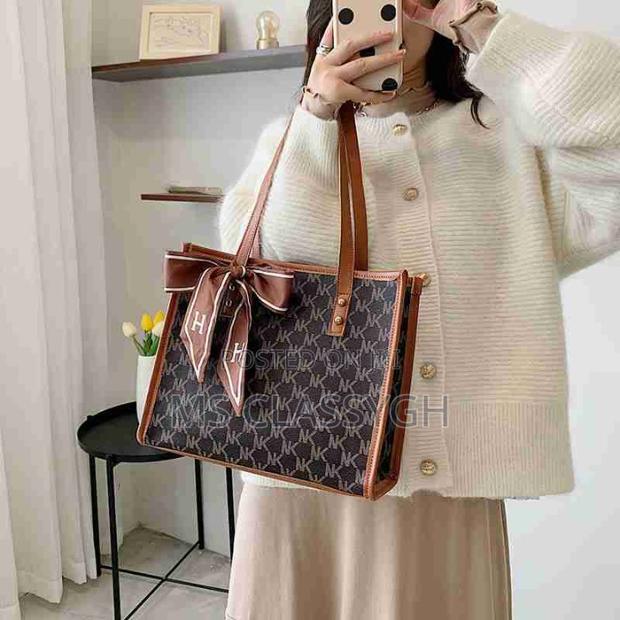 Scarf Tote Bag Shoulder Bag Underarm Handbags · Photo 1