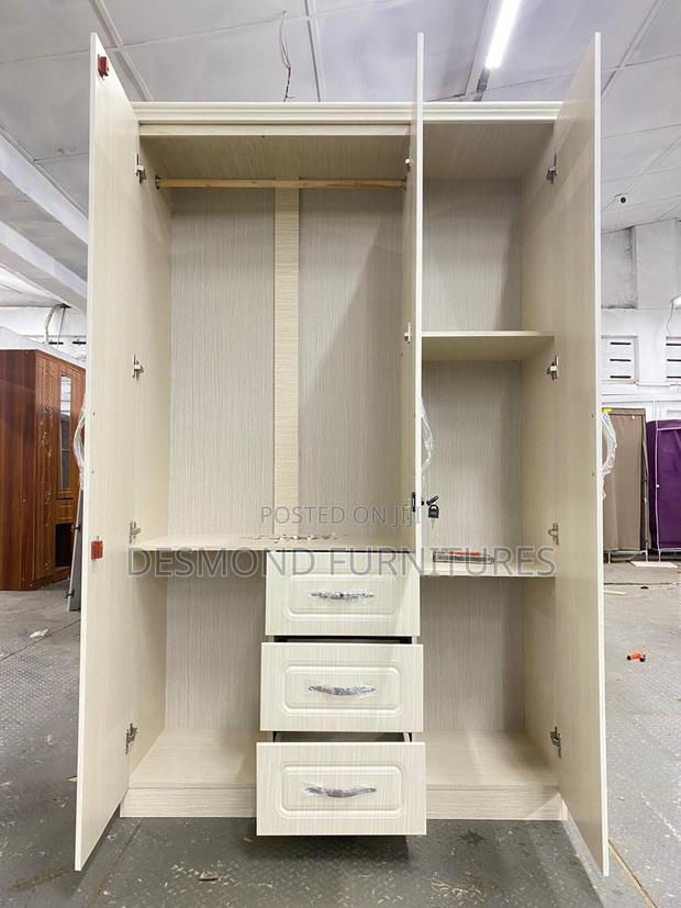 3 In 1 Wardrobe With A Mirror ( 8173) · Photo 2