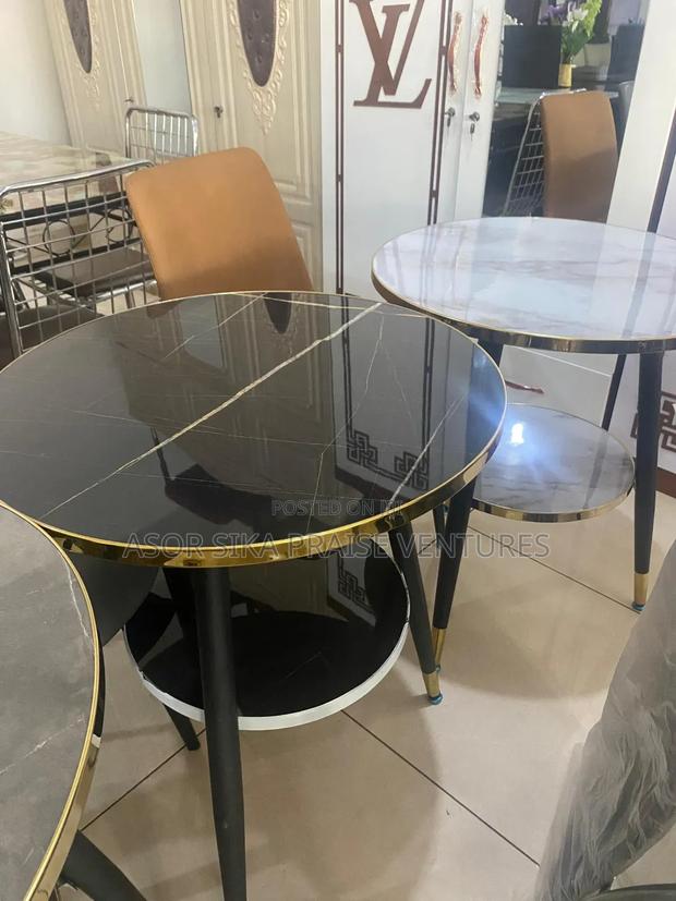 Dinning Table · Photo 1