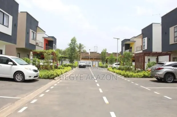 3bdrm House in Begye, Adenta for sale · Photo 1