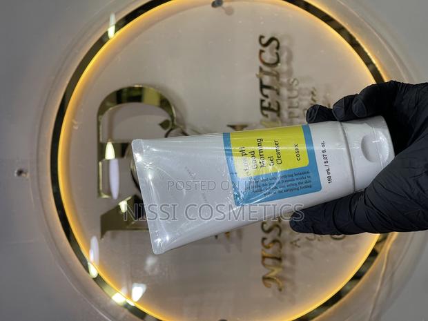 The COSRX Low-Ph Good Morning Gel Cleanser · Photo 1