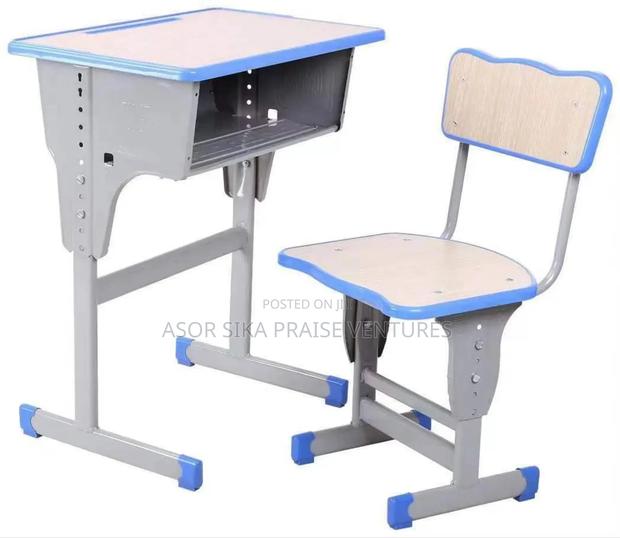 Qquality Studies Chair · Photo 1