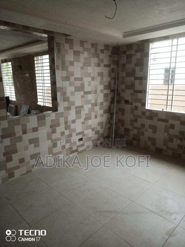Express Interior Tiling Work · Photo 1