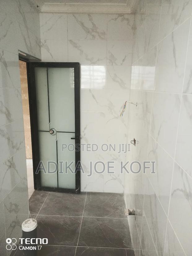 Express Interior Tiling Work · Photo 4