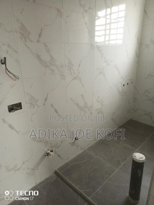 Express Interior Tiling Work · Photo 5