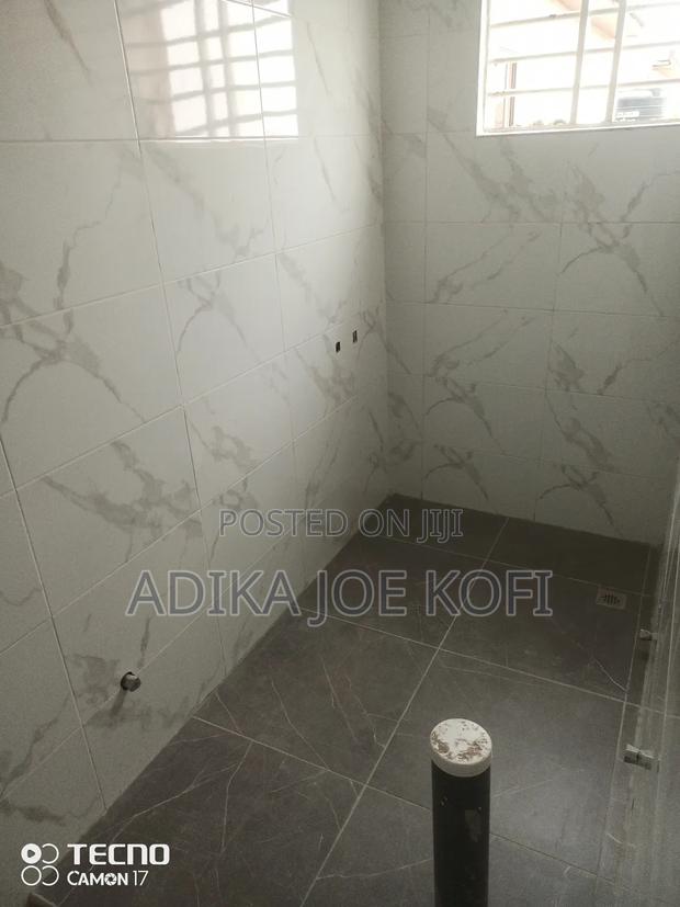 Express Interior Tiling Work · Photo 6