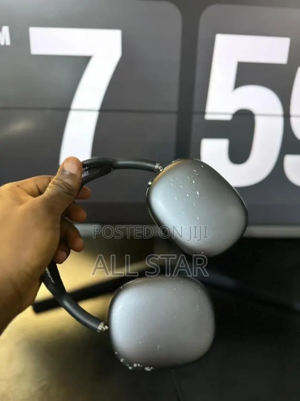 Apple Airpod Max For Replacement Parts · Photo 1