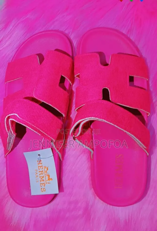 Rich Steps Slippers · Photo 1