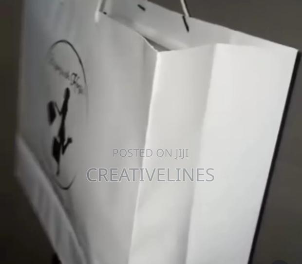 White Customised Bags and Boxes · Photo 2