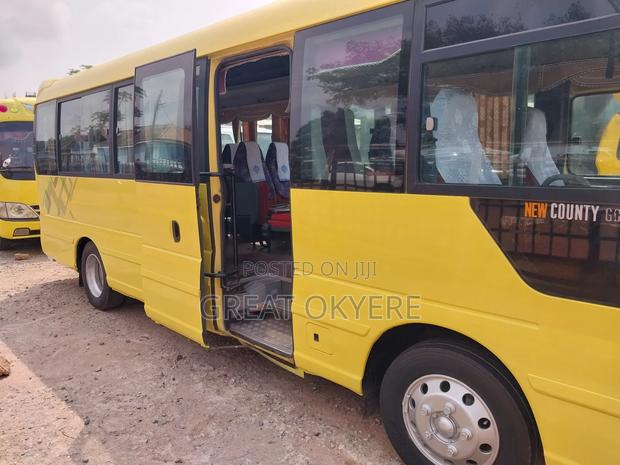 Hyundai County 2010 Orange · Photo 4