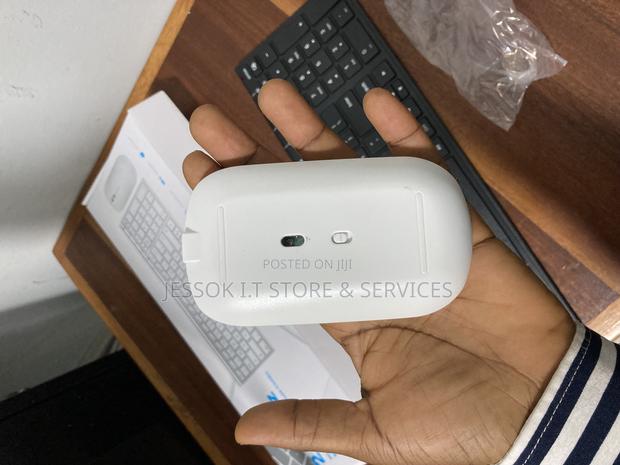 Rechargeable Wireless Keyboard and Mouse · Photo 7