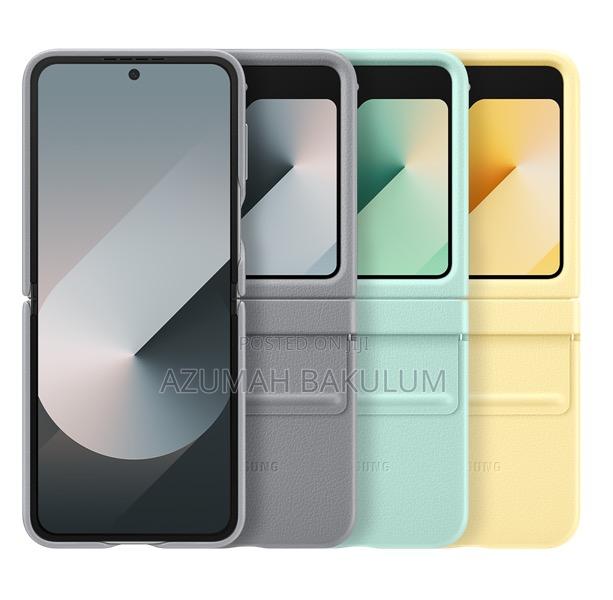 Samsung Galaxy Z Flip 6 / Flip 7 Fe Slim Leather Case · Photo 6