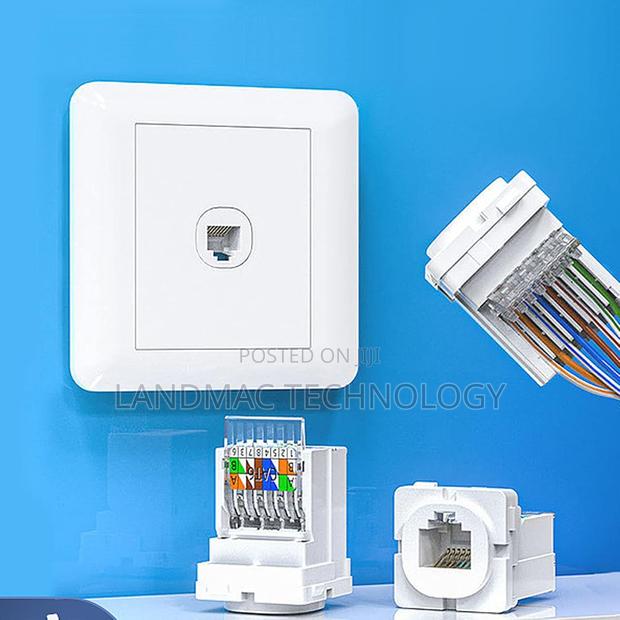 Single Faceplate Wall Socket With Keystone Jack · Photo 3