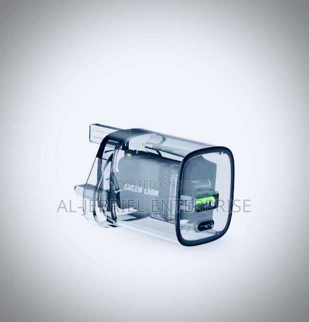 33watts Wall Charging Adapter · Photo 1
