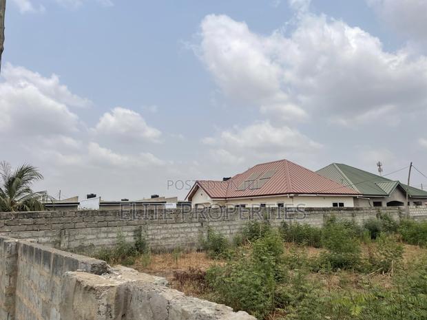 1 Plot of Registered Land for Sale in Comm.25 · Photo 2