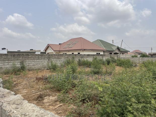 1 Plot of Registered Land for Sale in Comm.25 · Photo 4