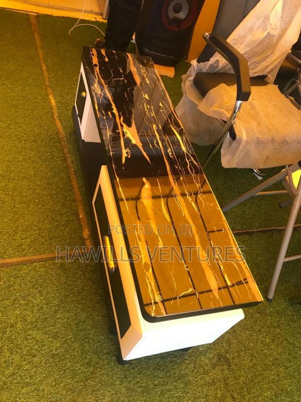 Entrainment Unite Stand. · Photo 1