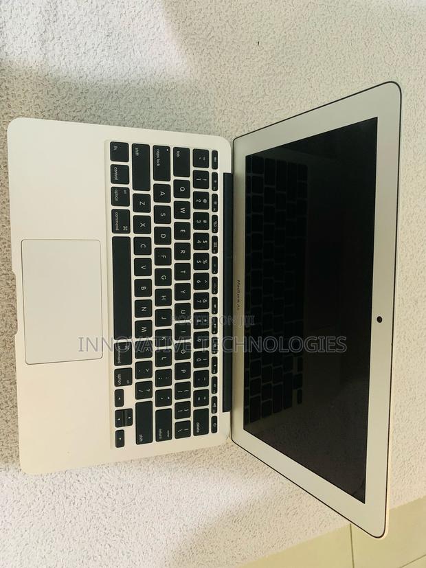 Laptop Apple MacBook Air 2013 4GB Intel Core I5 SSD 128GB · Photo 2