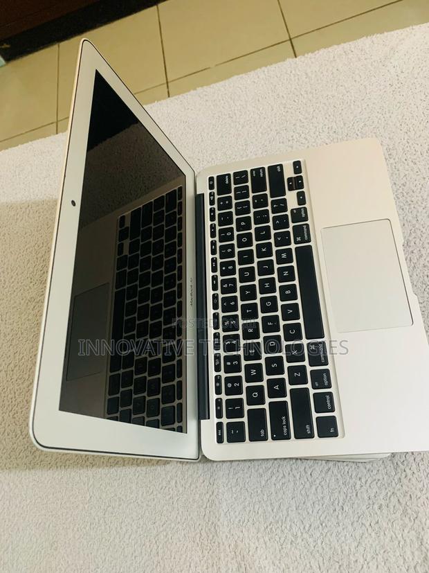 Laptop Apple MacBook Air 2013 4GB Intel Core I5 SSD 128GB · Photo 3