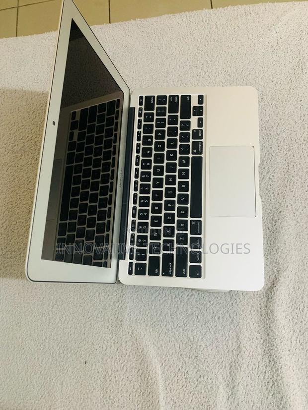 Laptop Apple MacBook Air 2013 4GB Intel Core I5 SSD 128GB · Photo 4