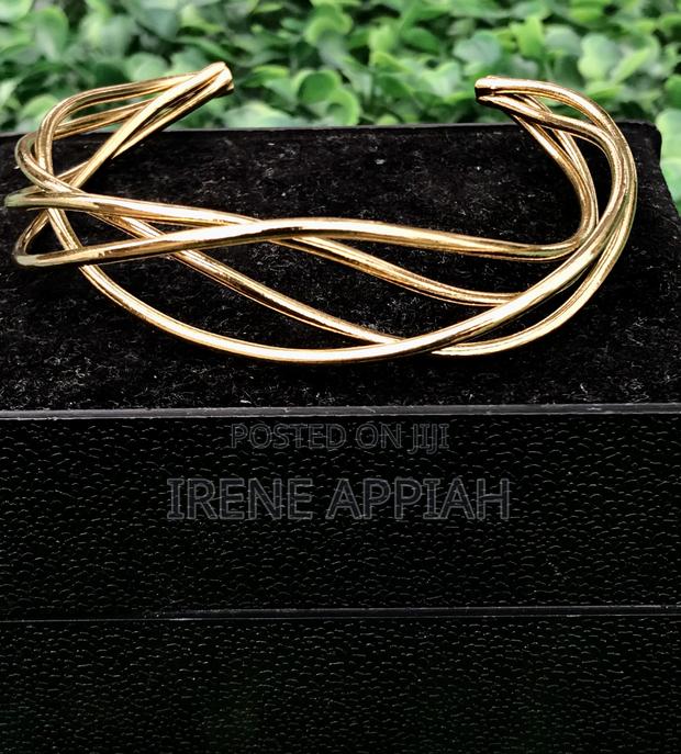 Beautiful Bangles for Ladies · Photo 1