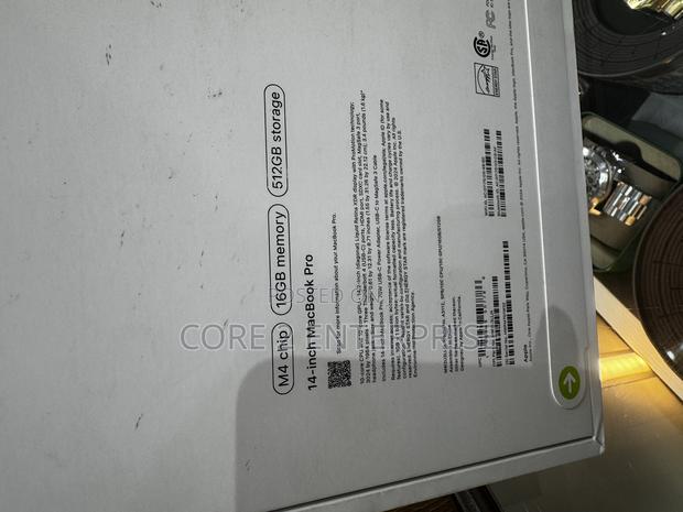 New Laptop Apple MacBook Pro 2024 M4 14-Inch 16GB Apple M4 SSD 512GB · Photo 3