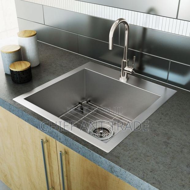 Single Kitchen Sink. Silver. 6045. · Photo 1