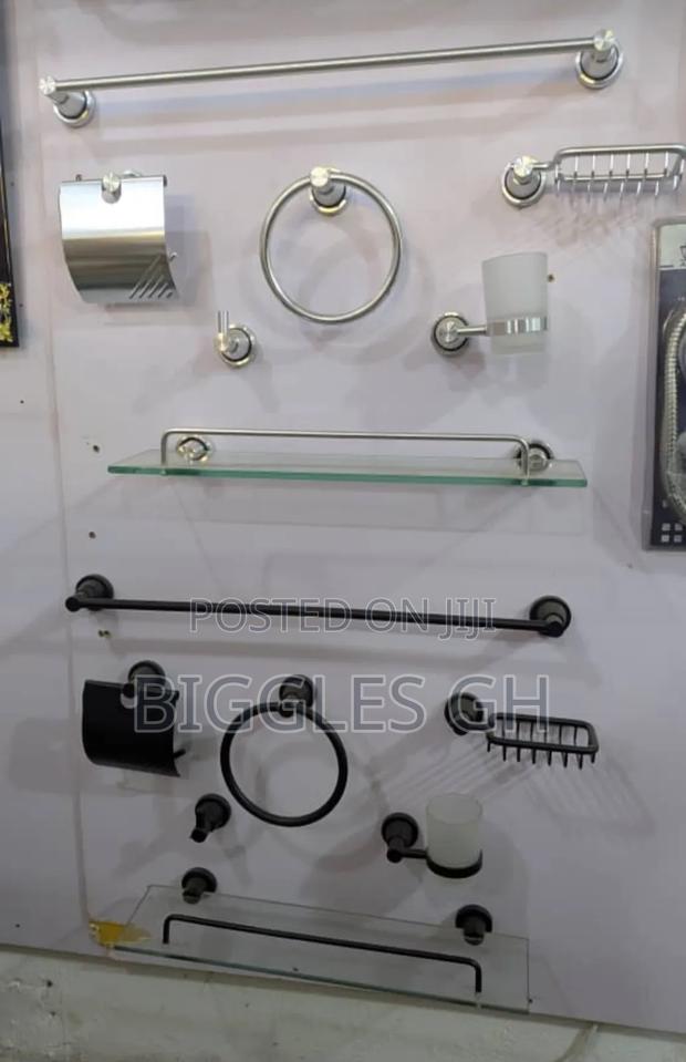 Bathroom Accessories · Photo 1