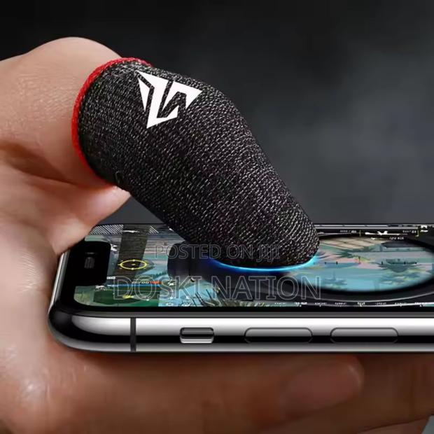 Thumb Sleeves · Photo 2