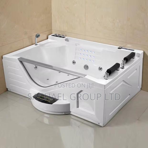 Luxurious Japanese Bathtub Jacuzzi · Photo 1