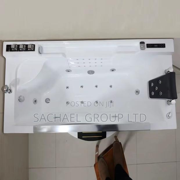 Luxurious Japanese Bathtub Jacuzzi · Photo 4