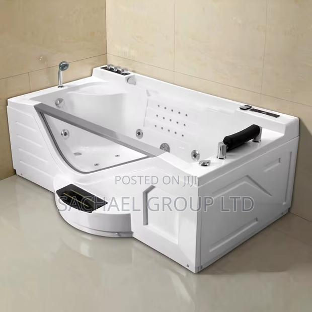 Luxurious Japanese Bathtub Jacuzzi · Photo 3